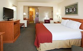 Holiday Inn Express & Suites Douglas By Ihg